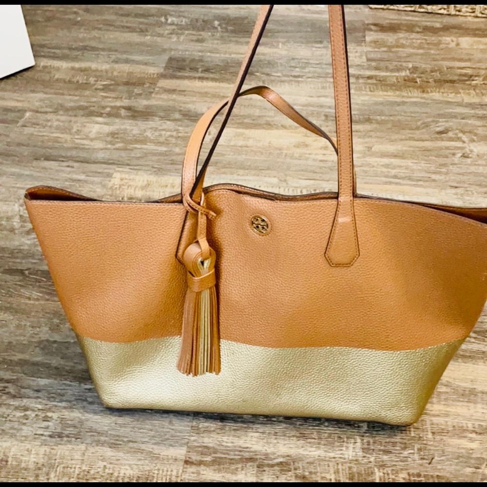 Tory Burch two tone tote 👜